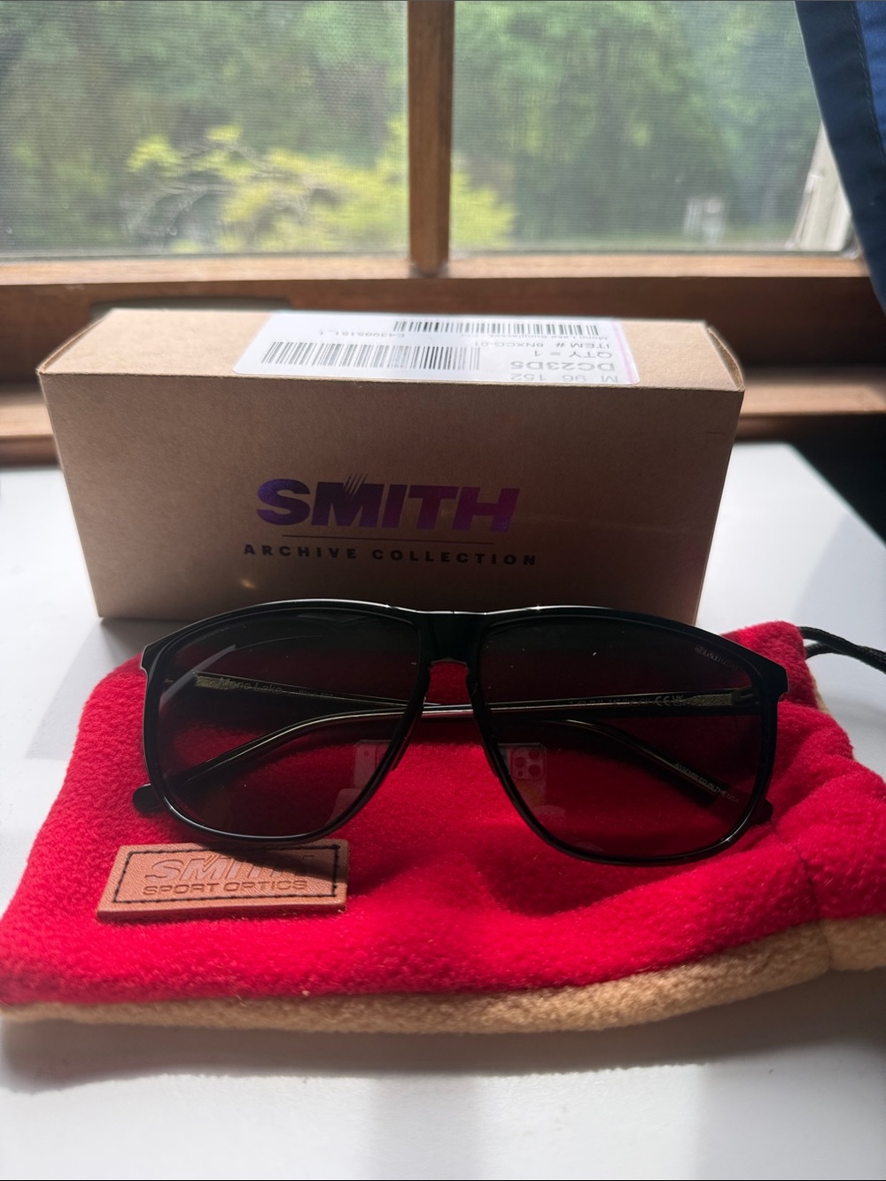 Men’s sunglasses SMITH mono lake black frame ChromaPop™️ gray/green lens